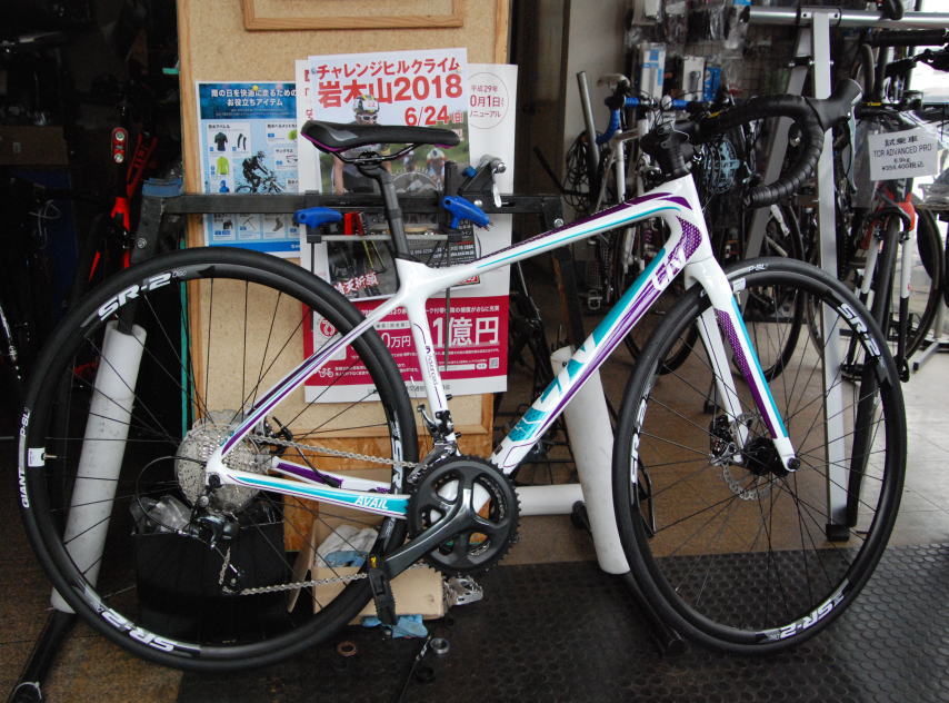 GIANT AVAIL ADVANCED3 女性用カーボン/ディスクブレーキ仕様 150cm~乗車可
