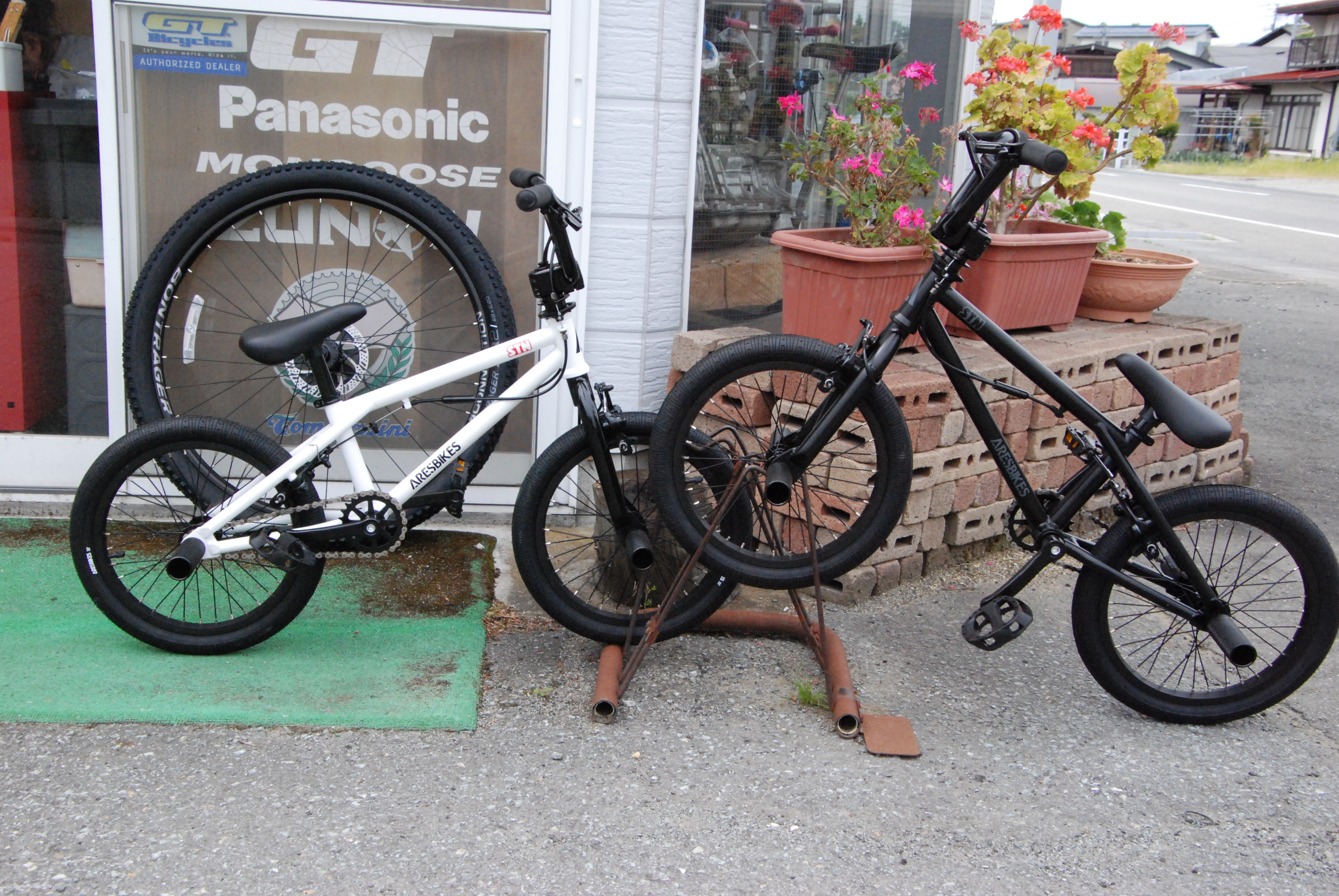 ARES STN16 COMP BIKE